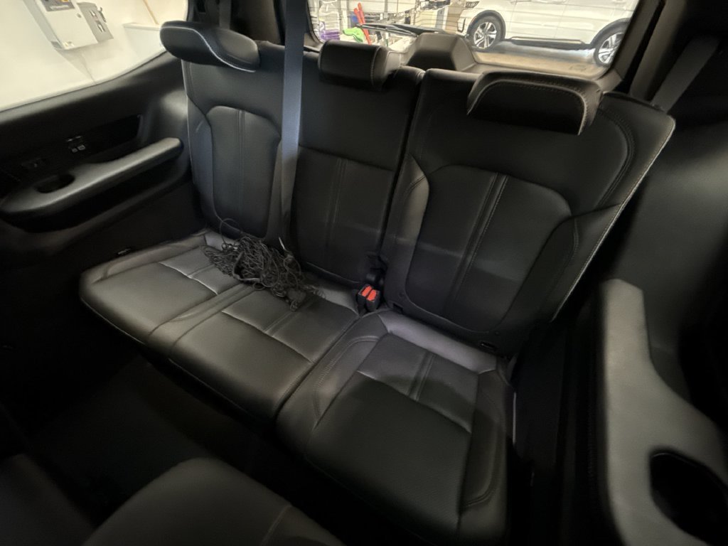 Used 2022 Velvet Jeep Series II image 20