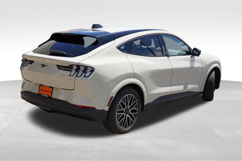 Used 2025 Desert Sand Ford Premium image 5