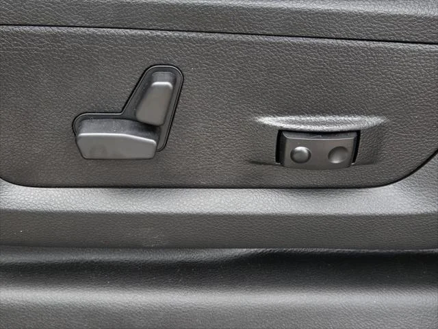 New 2027 Ceramic Gray Clear-Coat Exterior Paint RAM Laramie image 20