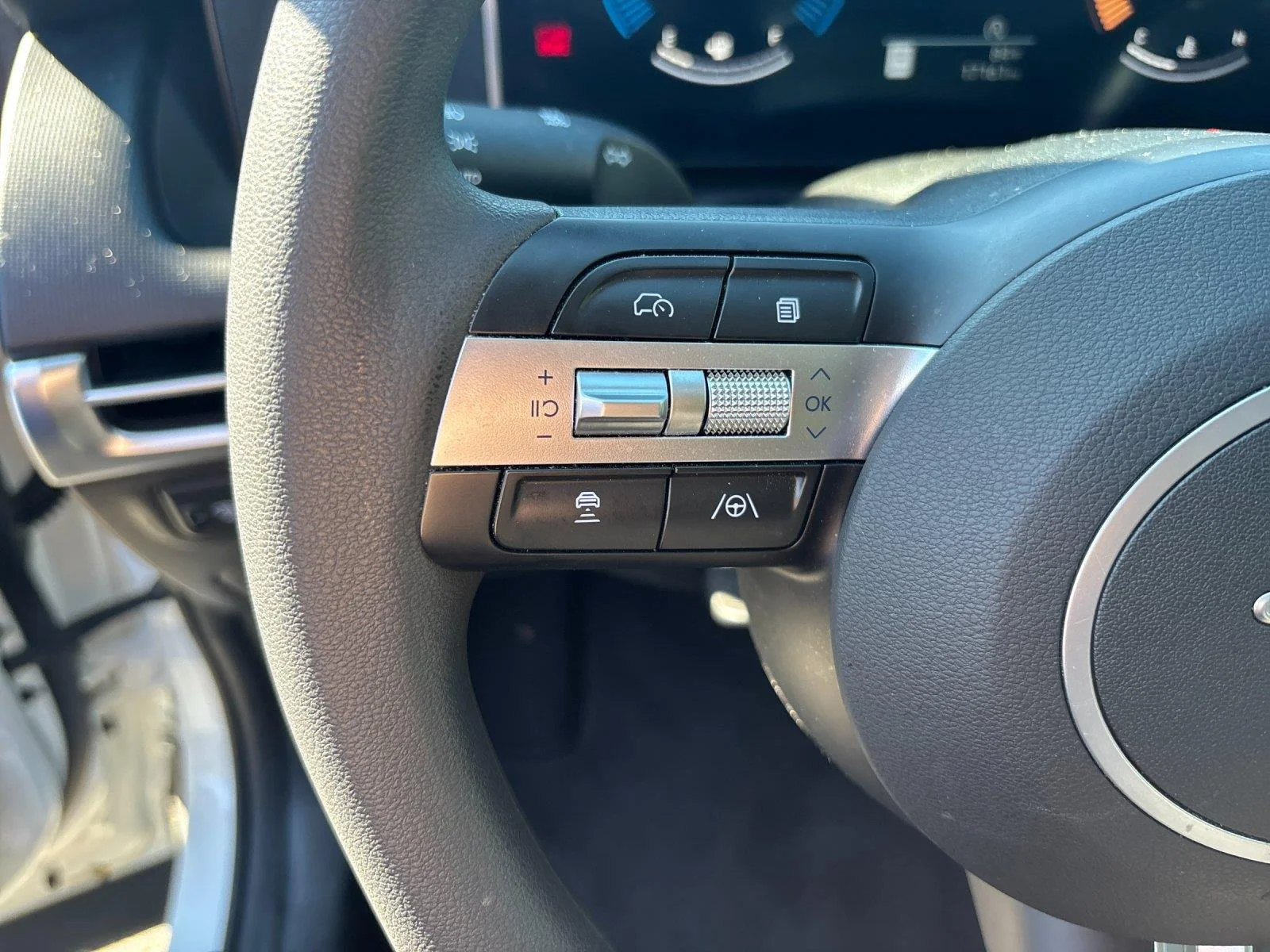 Used 2025 Serenity White Pearl Hyundai SEL image 19