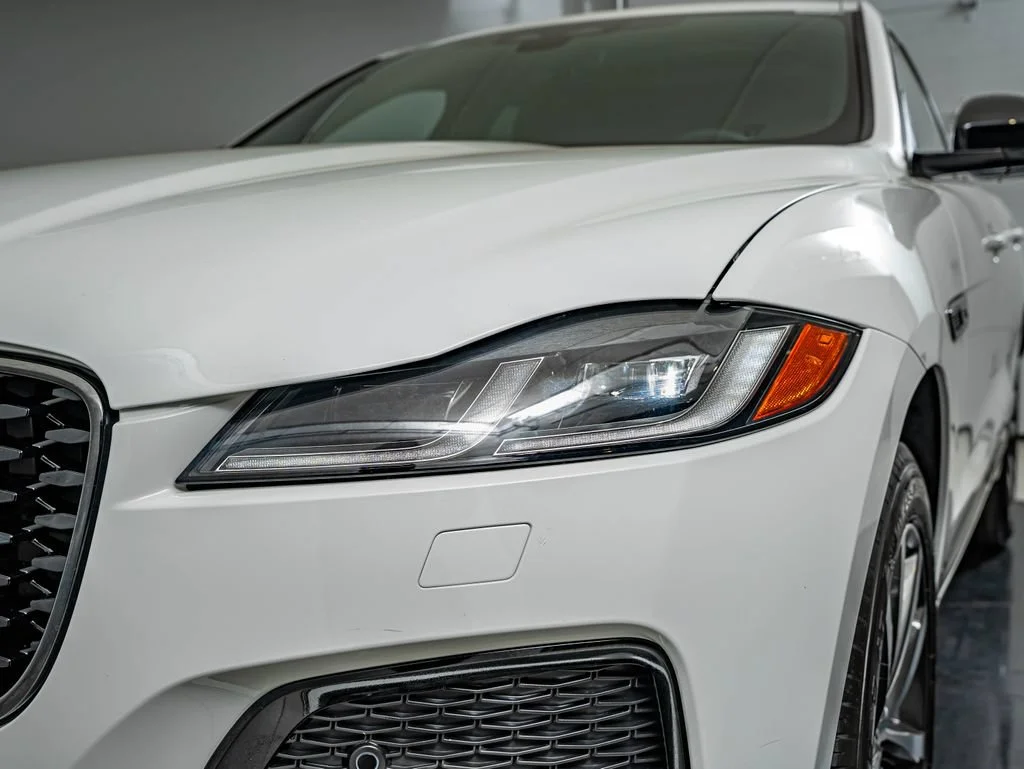 Used 2025 White Jaguar P250 R-Dynamic S image 13