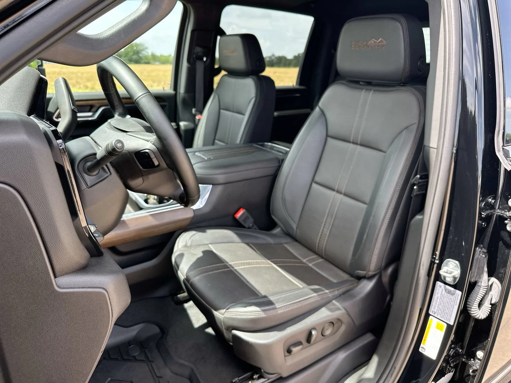Used 2024 Black Chevrolet High Country image 11