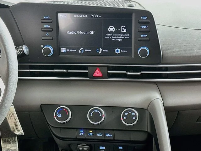 New 2026 Hyundai ELANTRA SE
