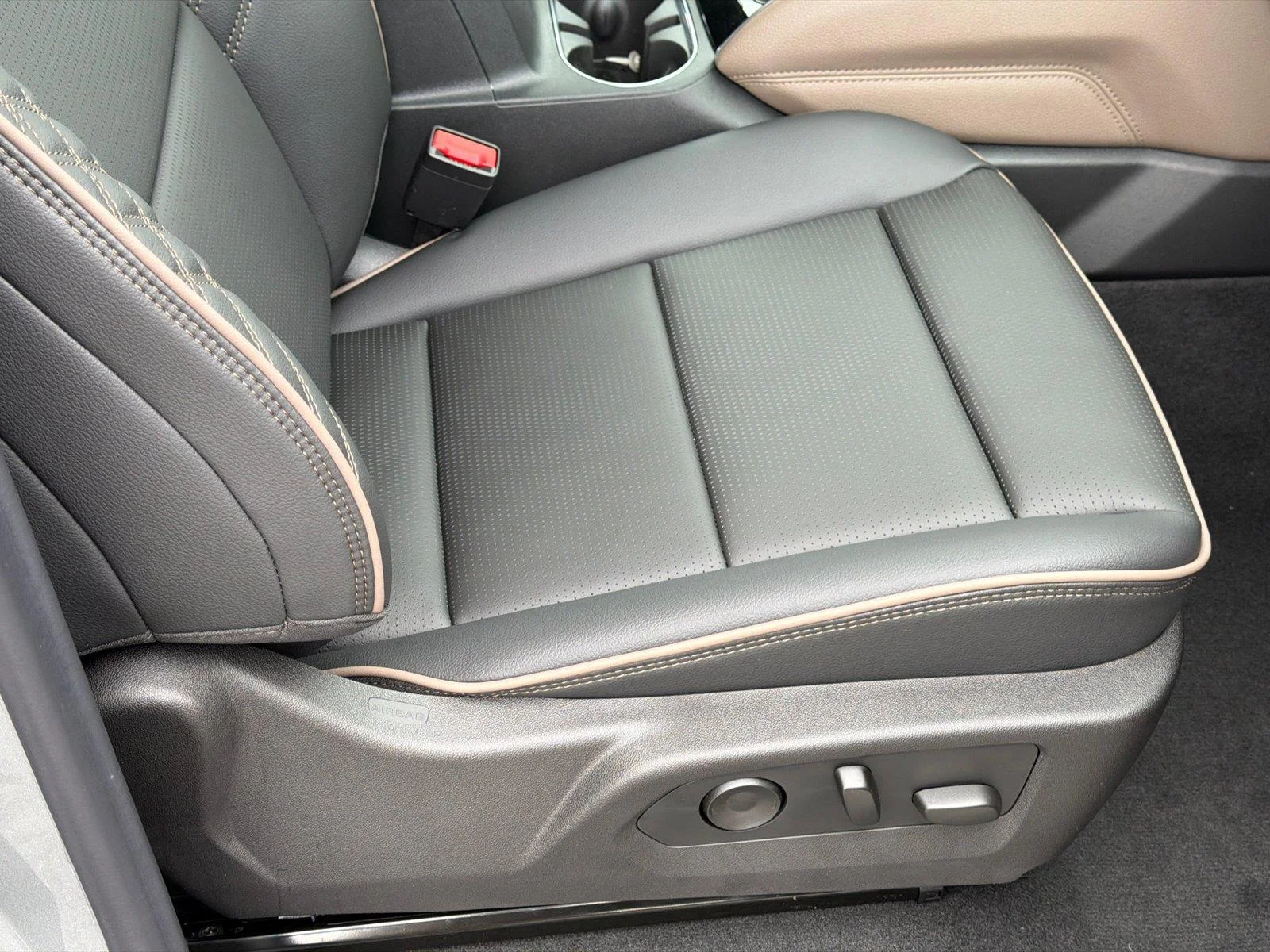 2026 GMC Canyon Denali - Photo 8