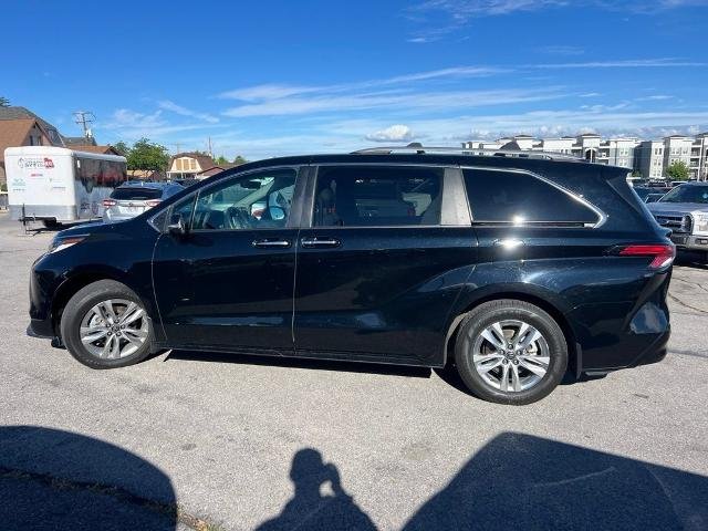 Used 2022 Midnight Black Metallic Toyota  image 10