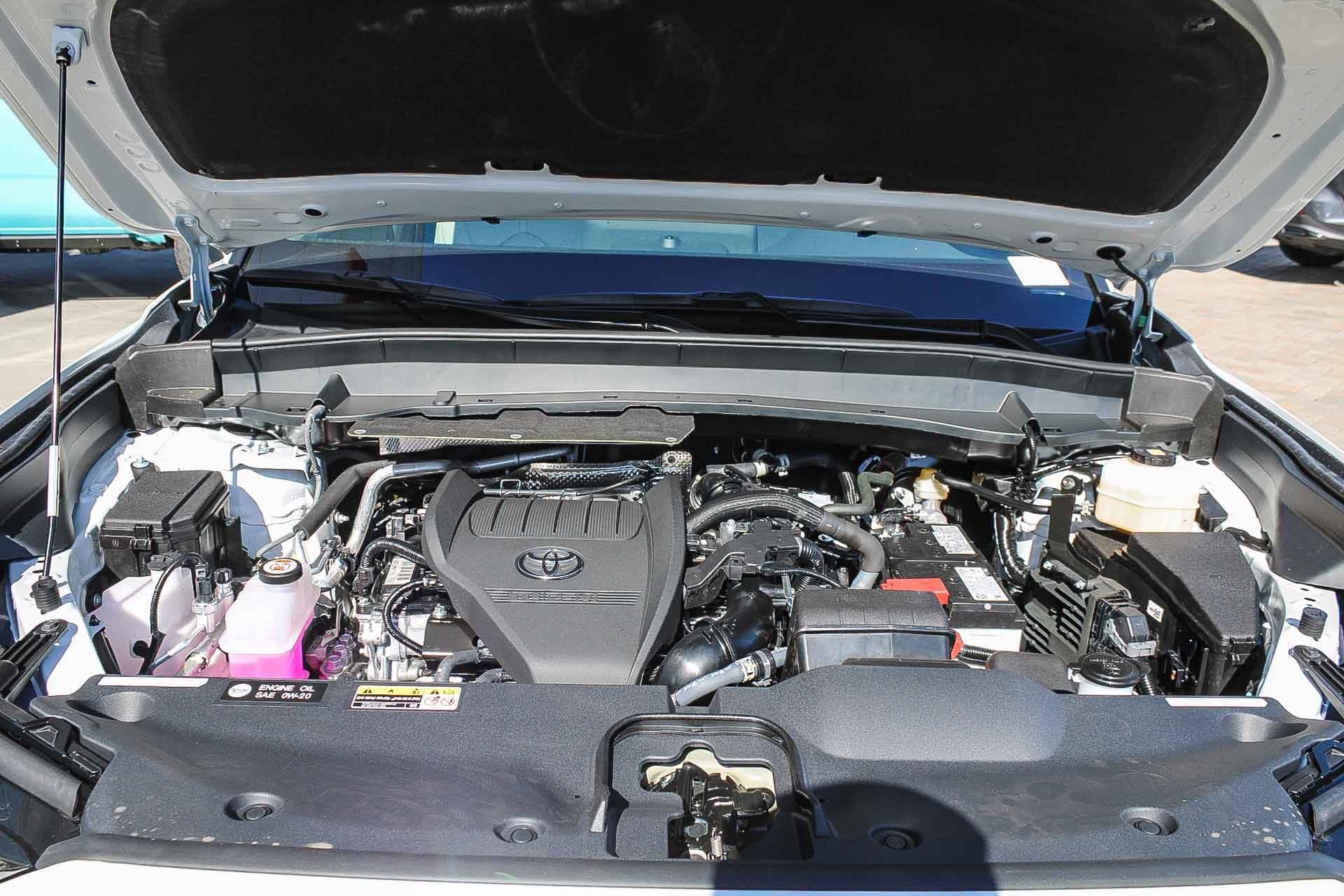 New 2026 Wind Chill Pearl <sup>1</sup> Toyota  Limited image 14