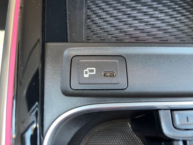 Used 2020  Mercedes-Benz GLB 250 image 6