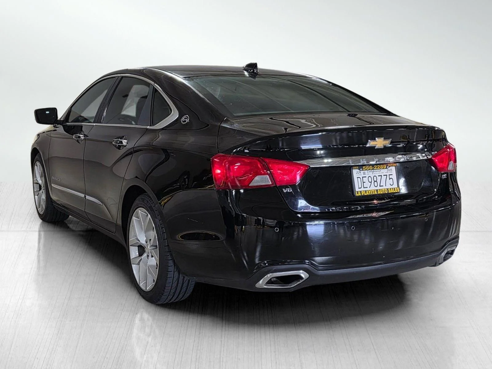 Used 2015 Black Chevrolet LTZ image 5