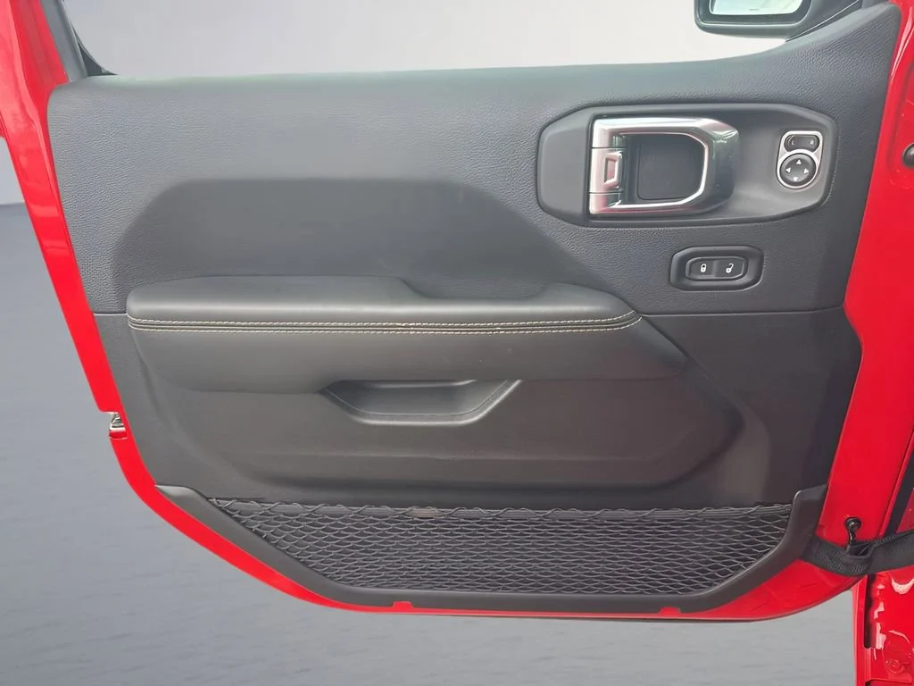 Used 2025 Red Jeep Sahara image 25