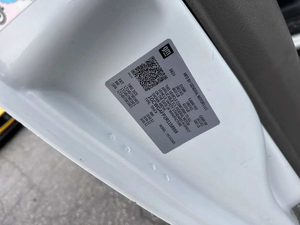 Used 2024 White Chevrolet Work Van image 27