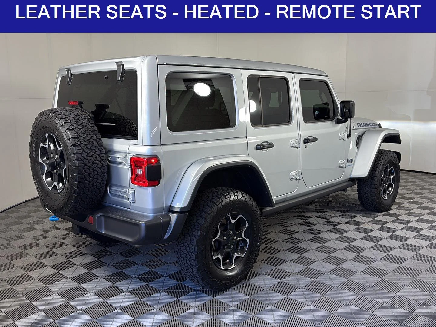 Used 2023 Silver Zynith Clearcoat Jeep Rubicon image 5