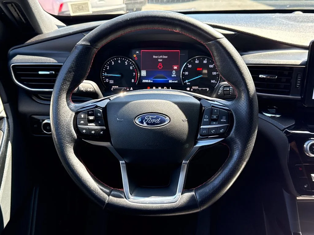 Used 2023 Black Metallic Ford ST-Line image 9