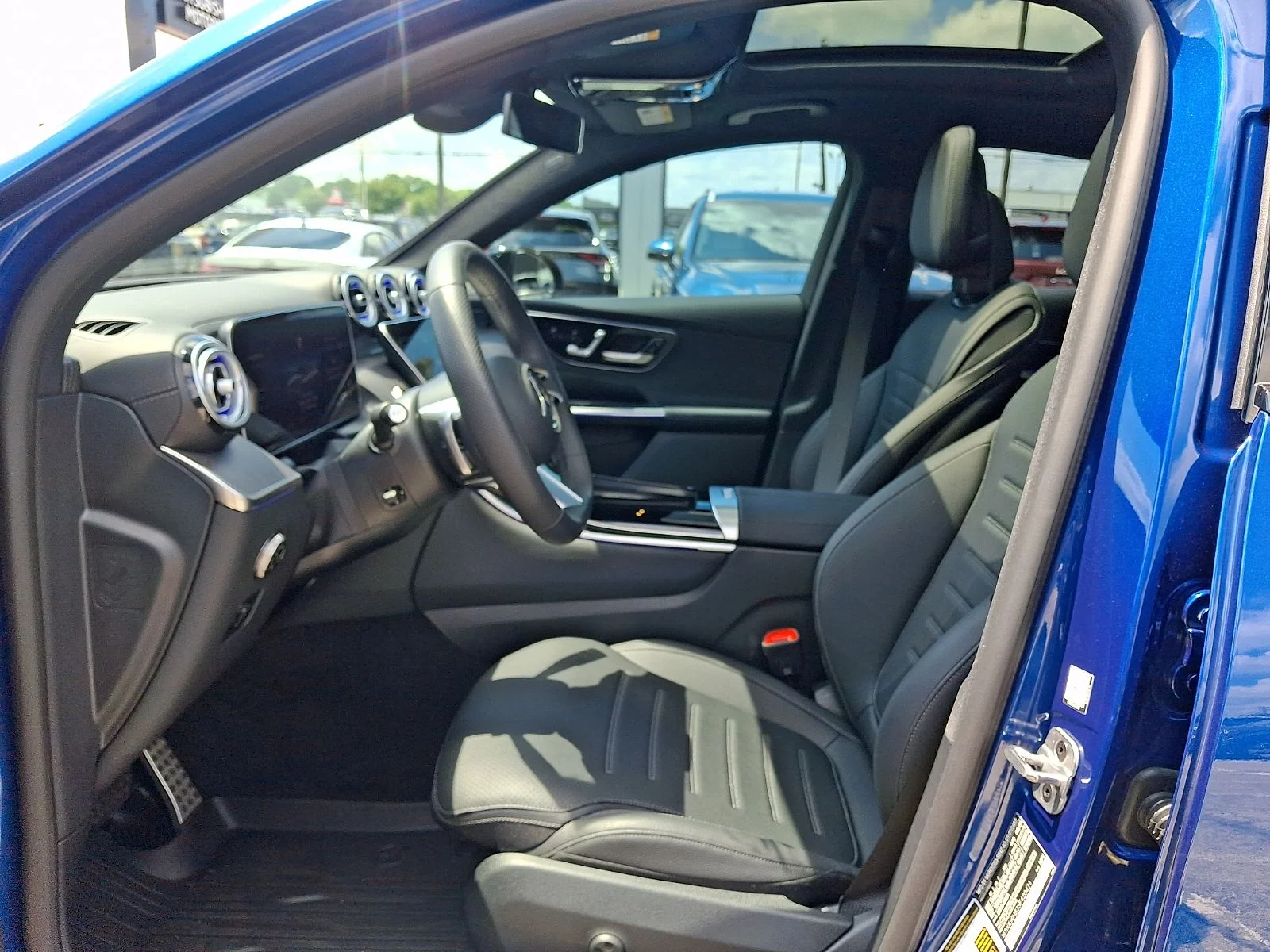 Used 2025  Mercedes-Benz GLC 300 Coupe image 13