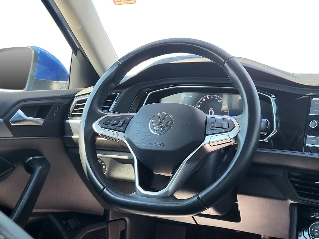 Used 2024 Deep Black Pearl Volkswagen SE image 11