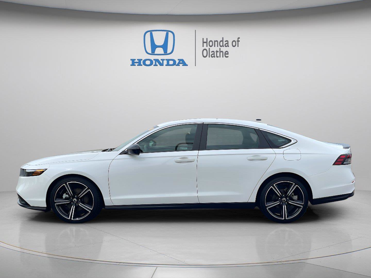 Certified Used 2024 Platinum White Pearl Honda HYBRID SPORT image 34