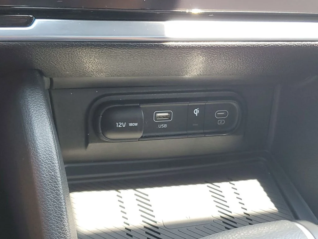 Certified Used 2024 White Kia X-Line image 28