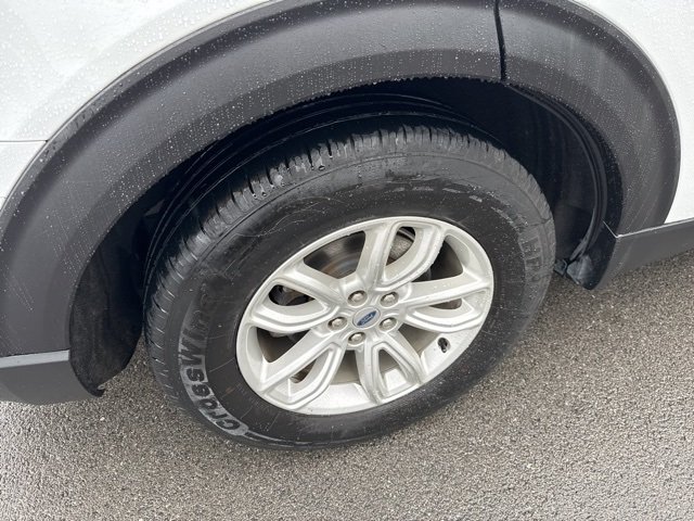 2021 Ford Explorer Base photo 3