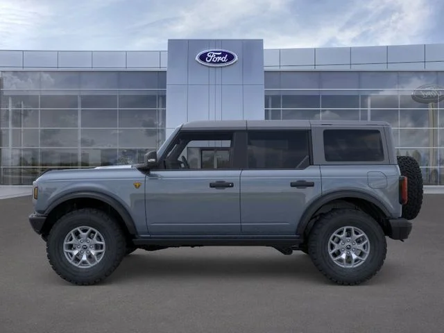New 2025 Azure Gray Metallic Ford Badlands image 3