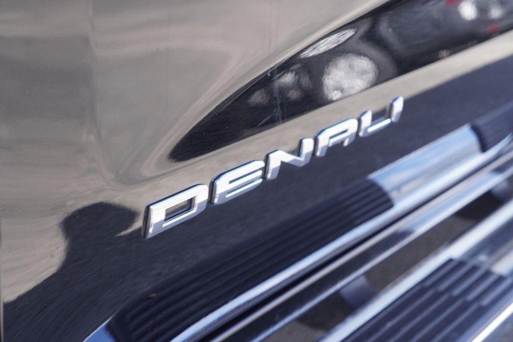 Used 2024 Onyx Black GMC Denali image 7
