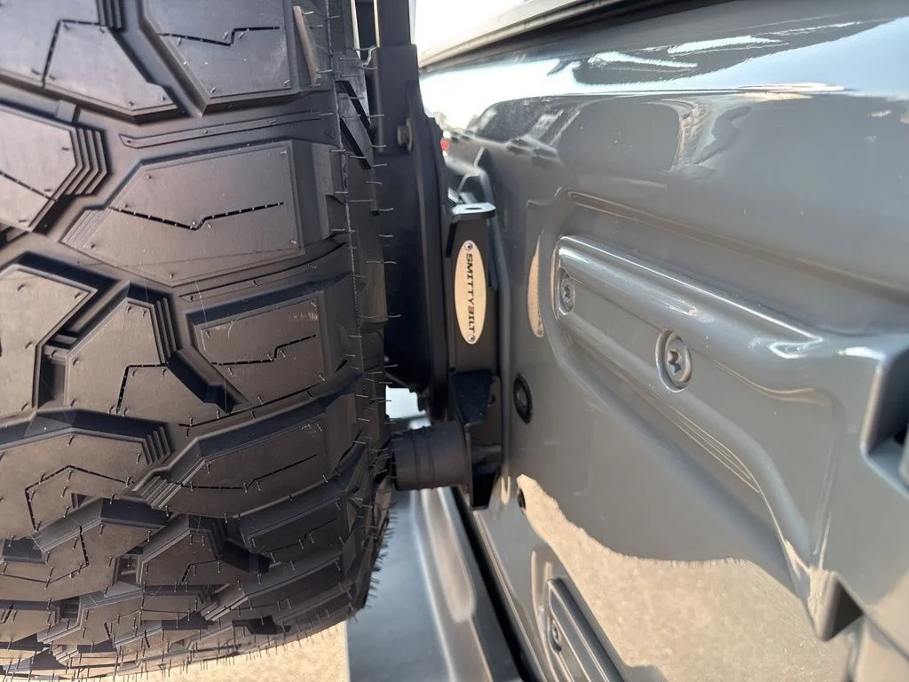 Used 2018 Gray Jeep Unlimited Sahara image 19