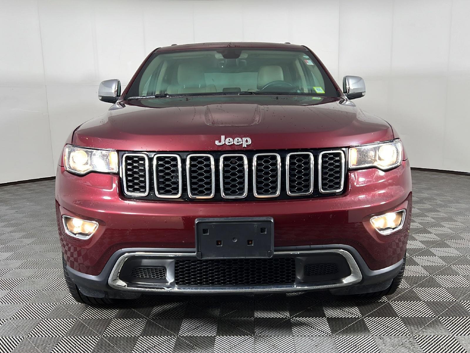 Used 2018 Velvet Red Pearlcoat Jeep Limited image 13