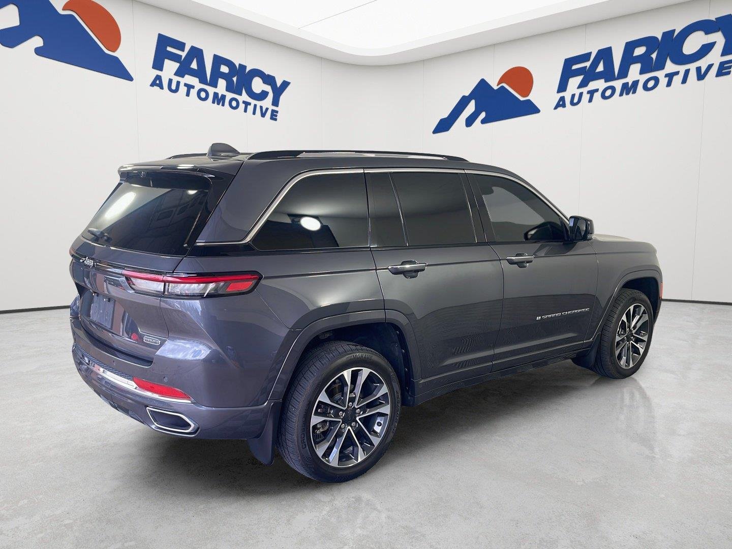 Used 2022 Baltic Gray Metallic Clearcoat Jeep Overland image 7
