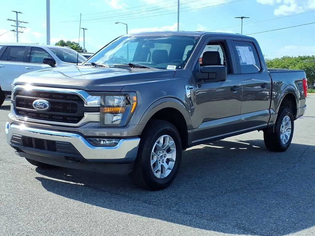 Used 2023 Gray Ford XLT image 33