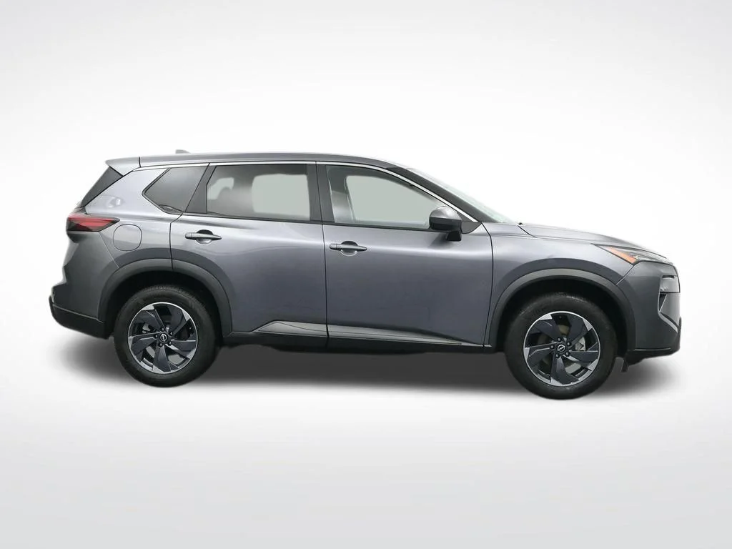 Used 2025 Gray Nissan SV image 4