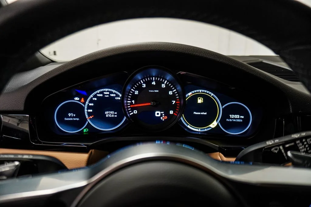 Used 2023 White Porsche Base image 31