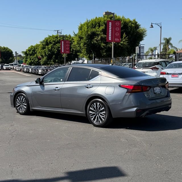 Used 2023 Gray Nissan 2.5 SV image 5