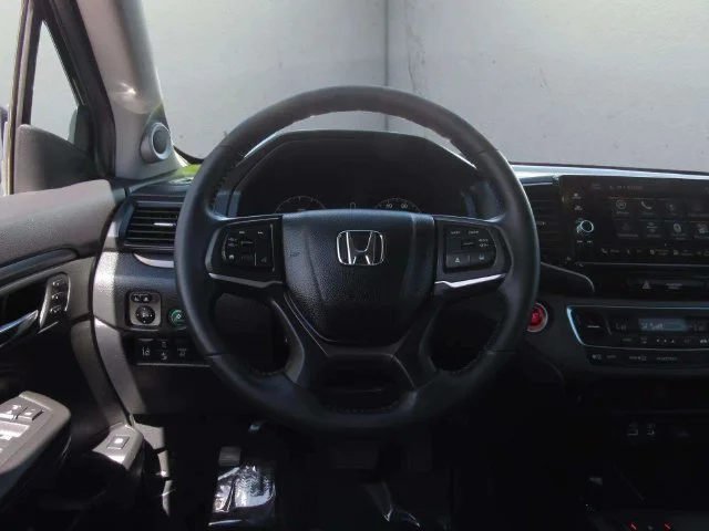 Certified Used 2024 Crystal Black Pearl Honda AWD RTL image 23