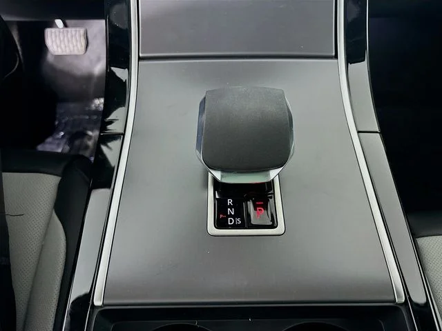 New 2026 Green Land Rover S image 19