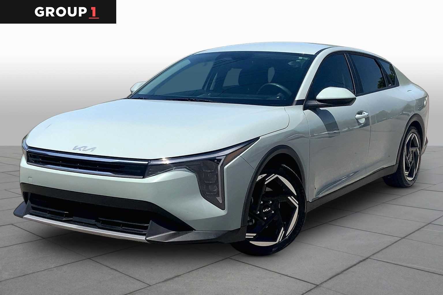 2025 Kia K4 EX AT's photo