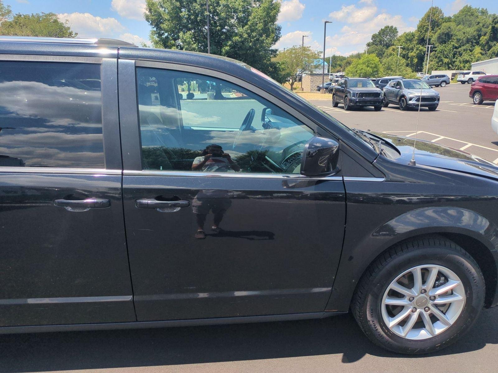 Used 2018 Black Onyx Crystal Pearlcoat Dodge SXT image 49