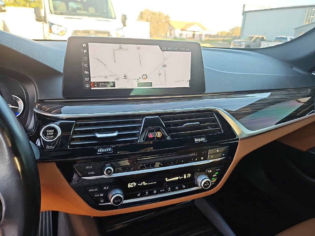 Used 2018 White BMW 540i xDrive image 24