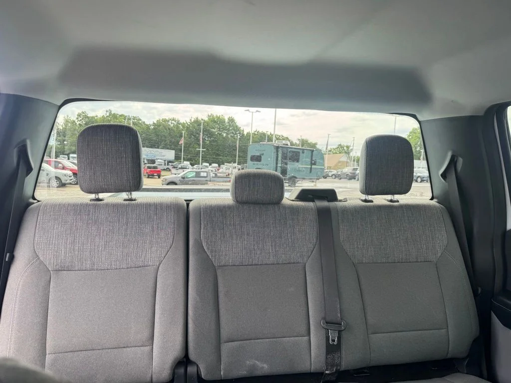 Used 2025 Oxford White Ford XLT image 9