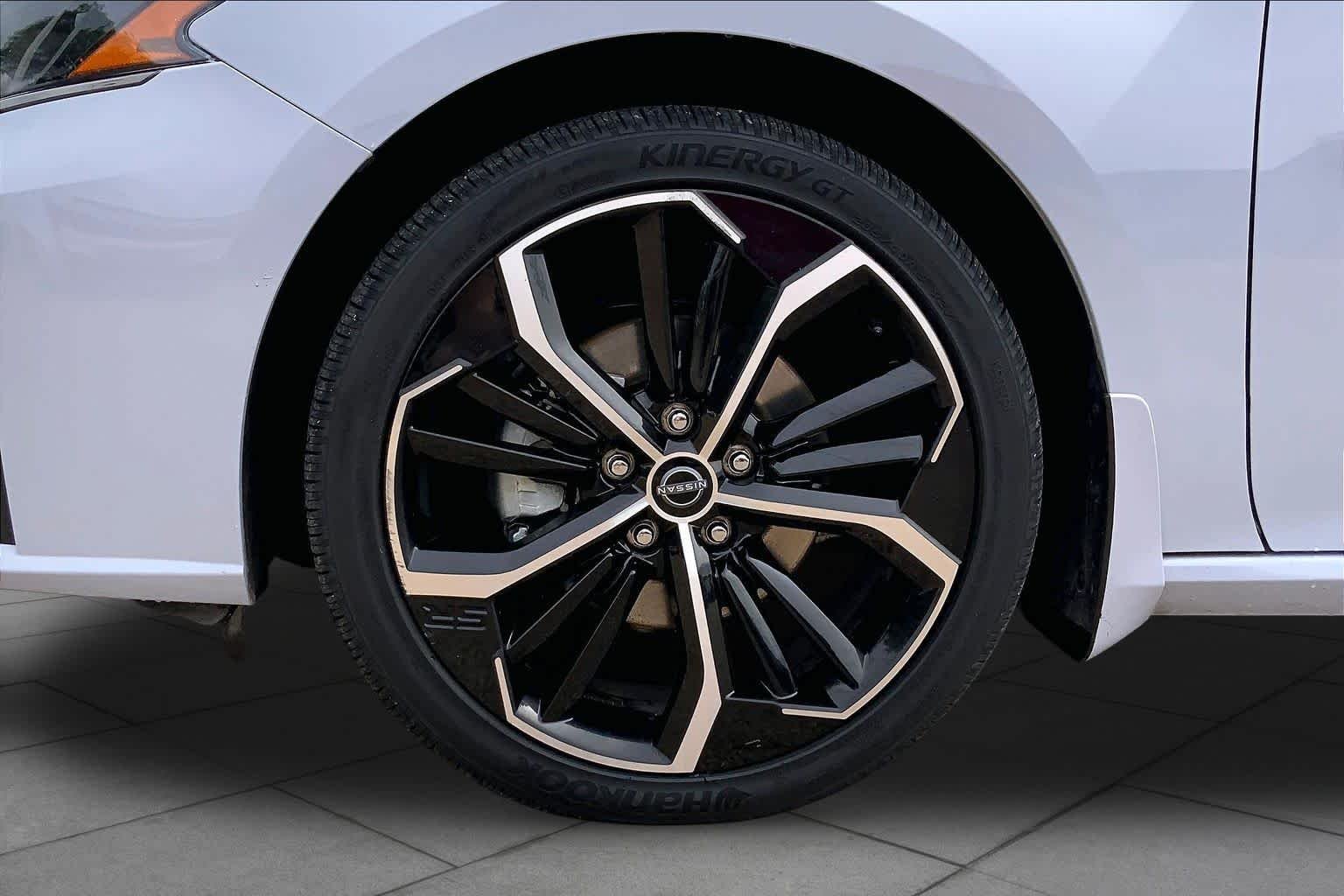 Used 2023 Gray Sky Pearl Nissan 2.5 SR image 11