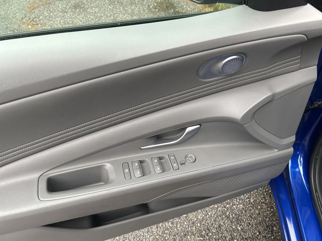 Used 2023 Blue Hyundai SEL image 14