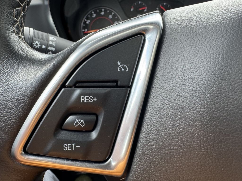 Used 2021 White Chevrolet 1LT image 19