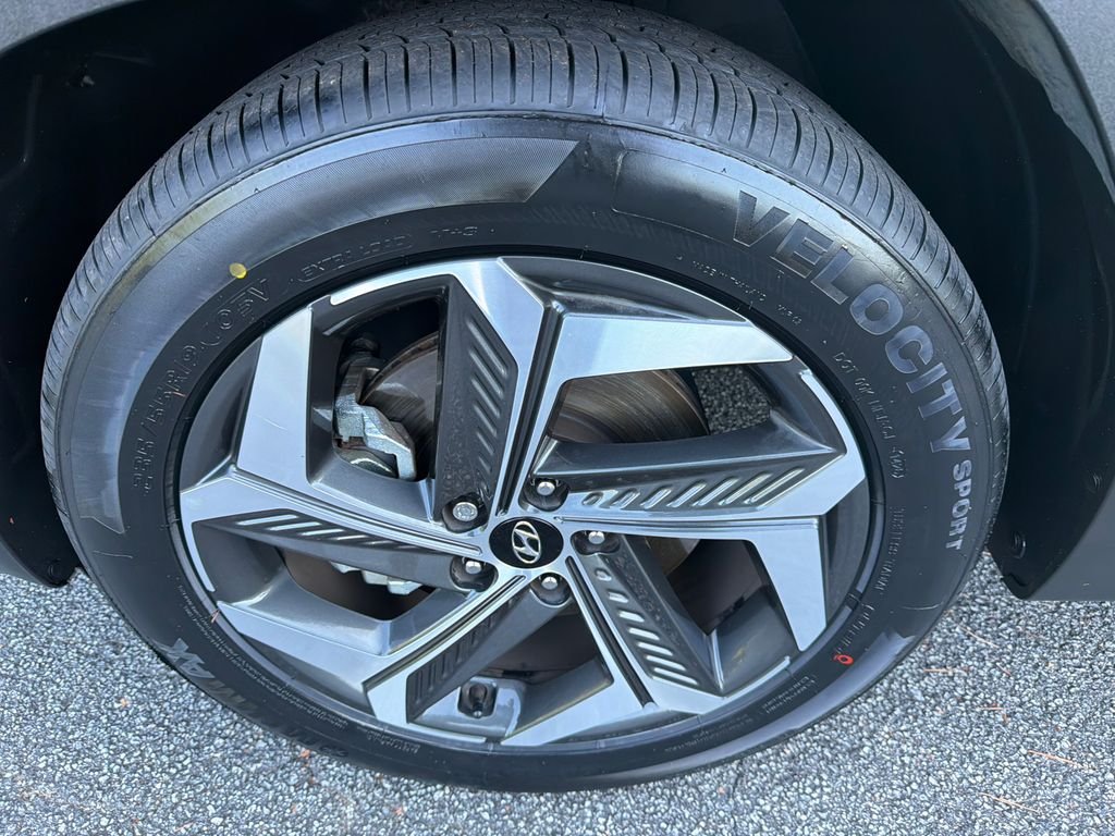 Used 2024 Gray Hyundai SEL image 11