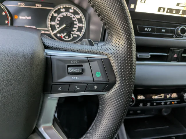 Used 2025 Black Mitsubishi SE image 31