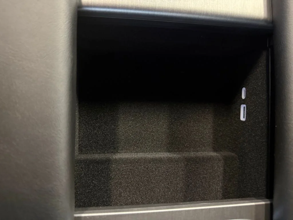 New 2026 Silver-Zynith Exterior Paint Jeep  image 53
