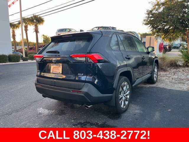 Used 2024  Toyota XLE Premium image 3