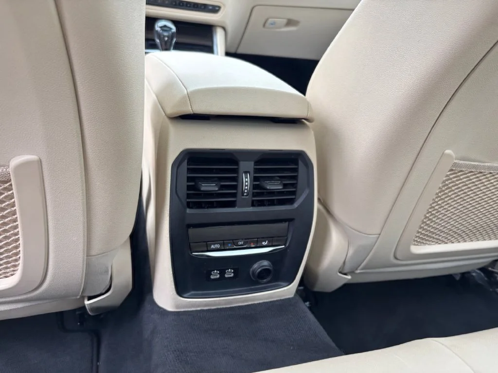 Used 2019 White BMW 330i xDrive image 24
