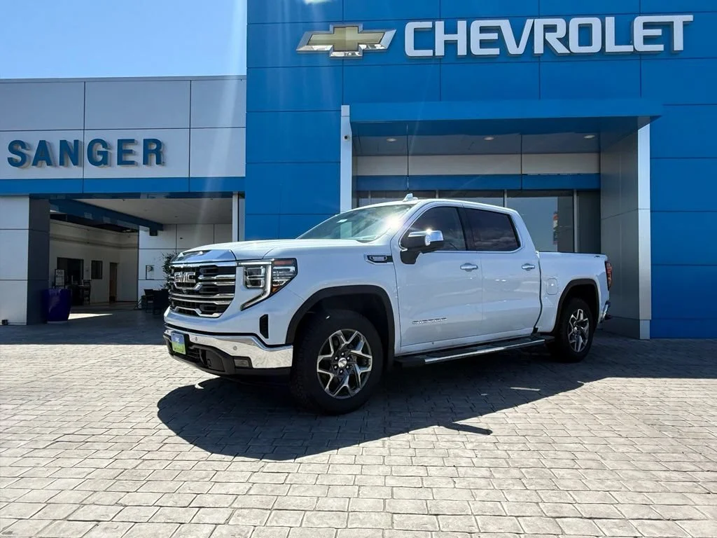 New 2026 Glacier White Tricoat GMC SLT image 2
