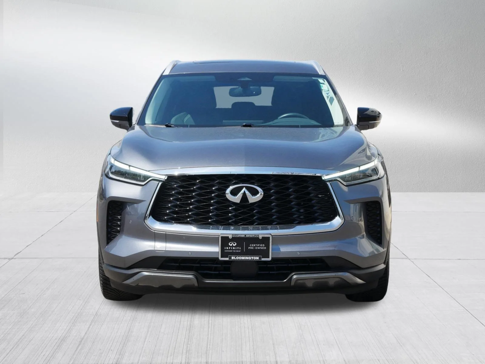 Certified Used 2022 Graphite Shadow INFINITI LUXE image 2