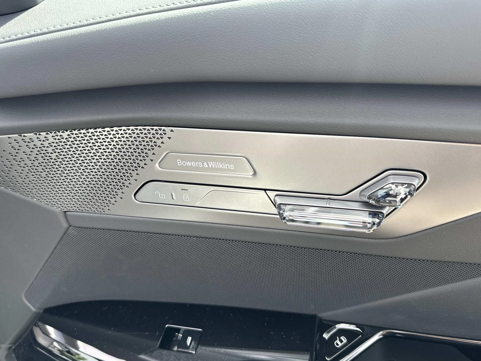 New 2027 Frozen Space Silver Metallic BMW 740i image 26