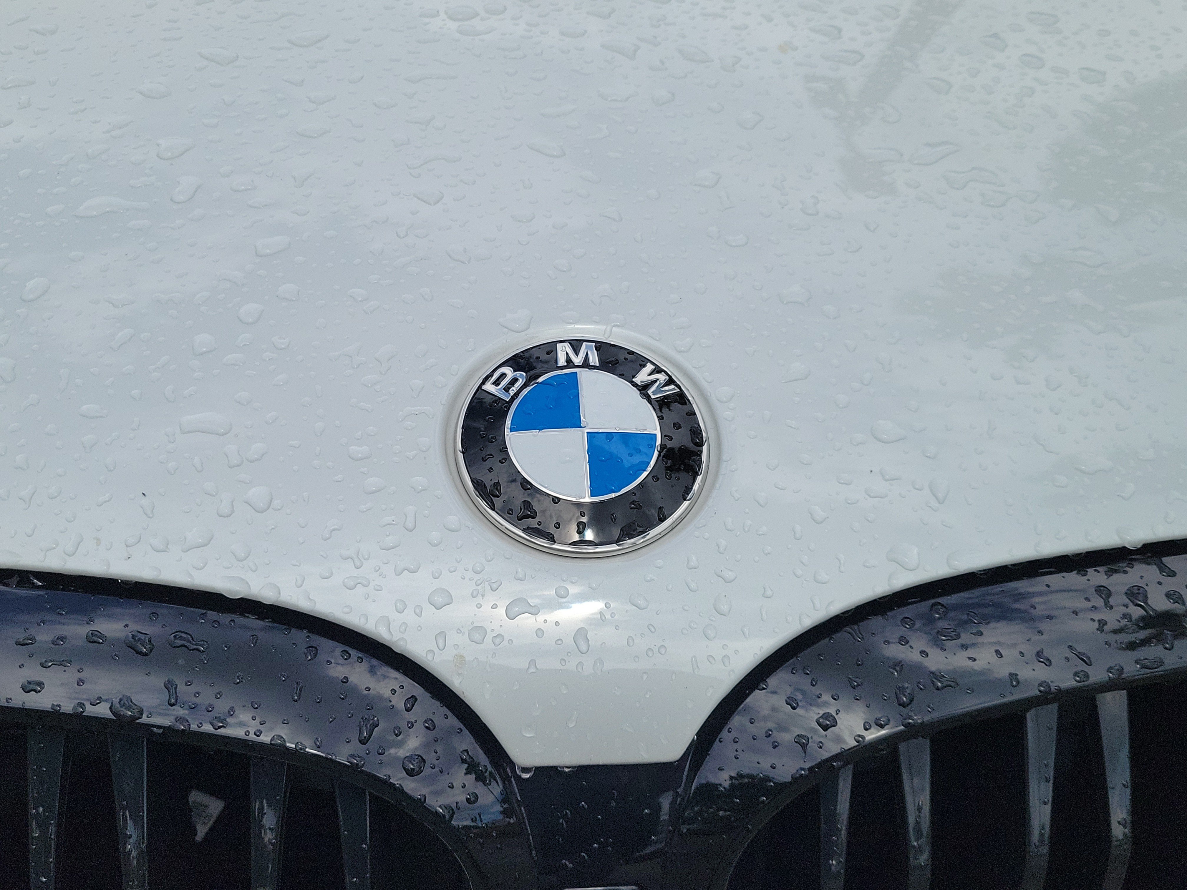 Certified Used 2023 Mineral White Metallic BMW M40i image 5