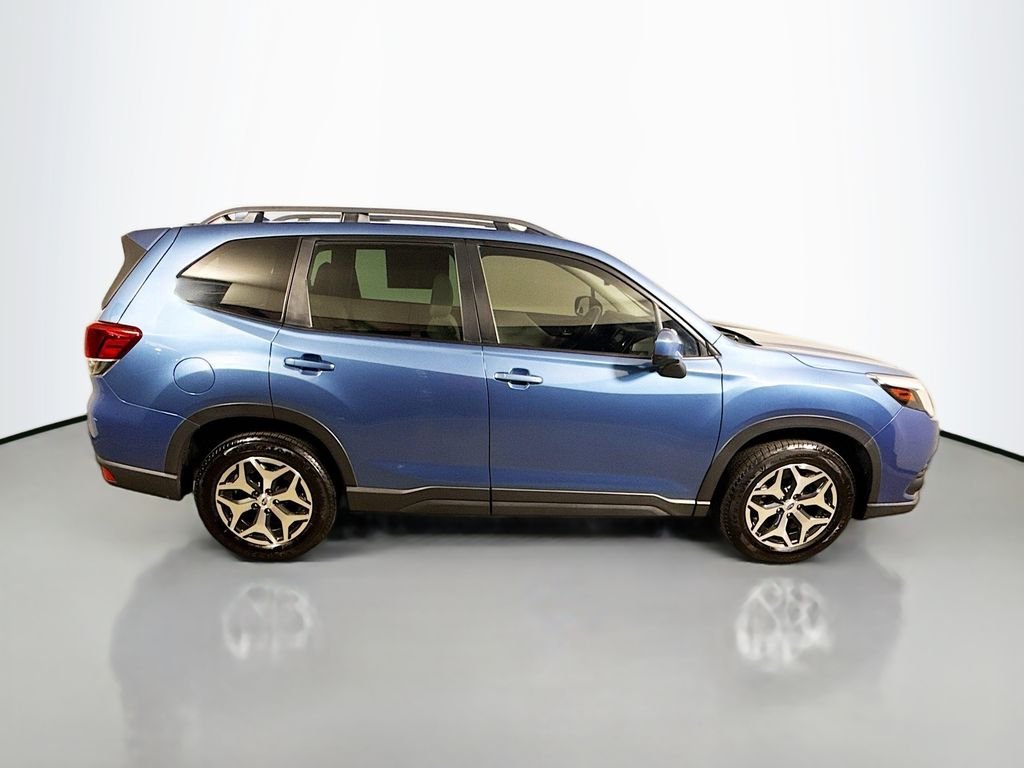 Used 2023 Horizon Blue Pearl Subaru Premium image 8