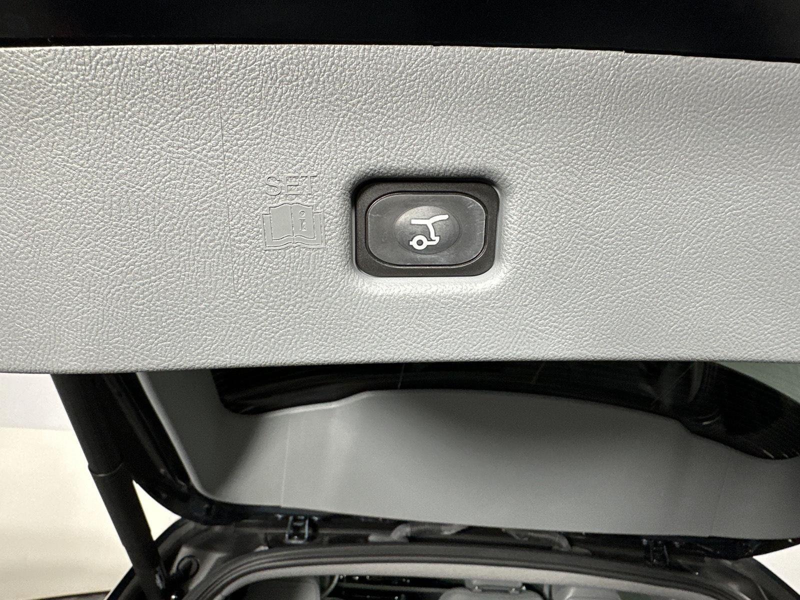 Used 2022 Flight Blue Lincoln Reserve image 28
